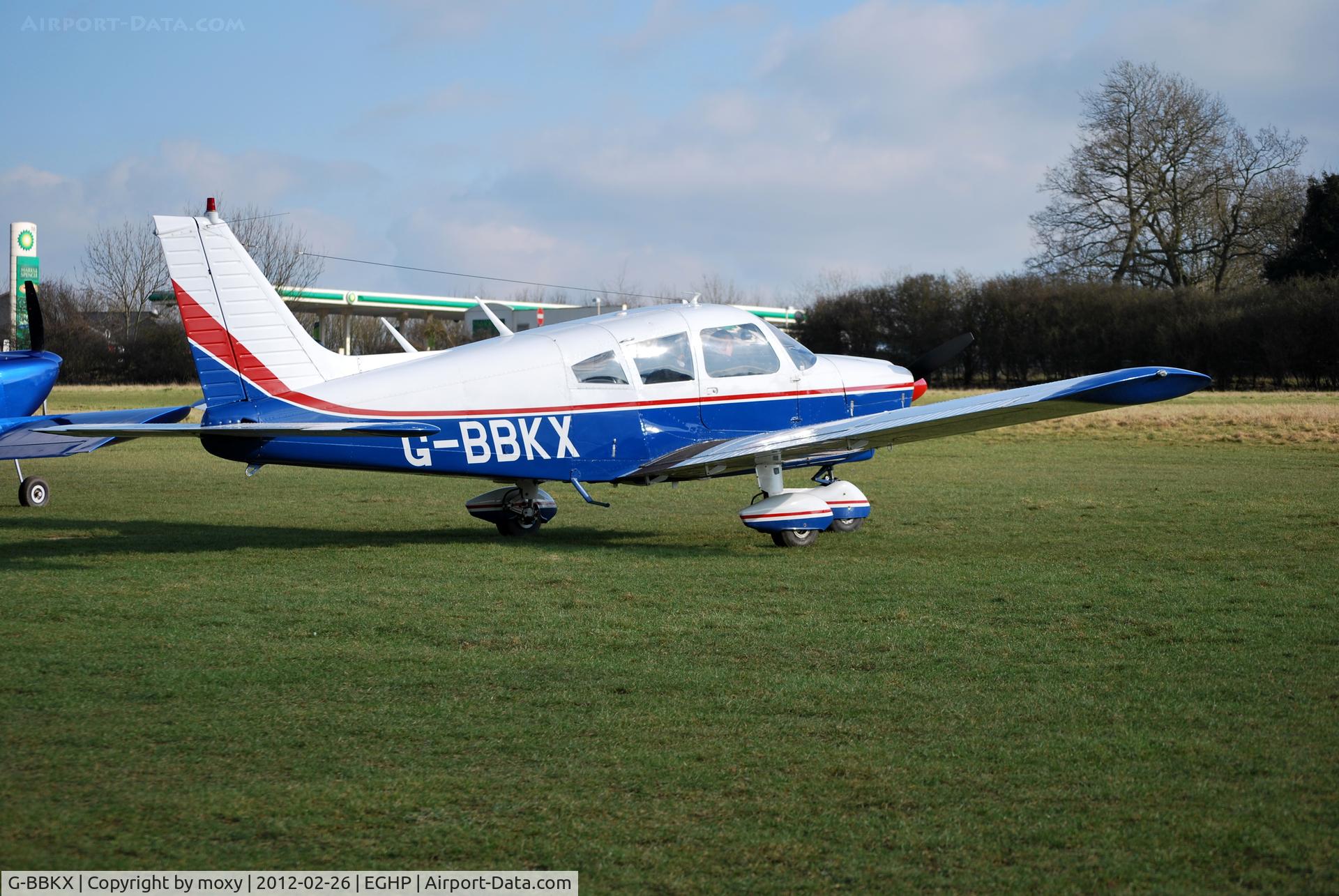 G-BBKX, 1973 Piper PA-28-180 Cherokee Challenger C/N 28-7305581, Piper PA-28-180 Cherokee of the RAE Aero Club at Popham.