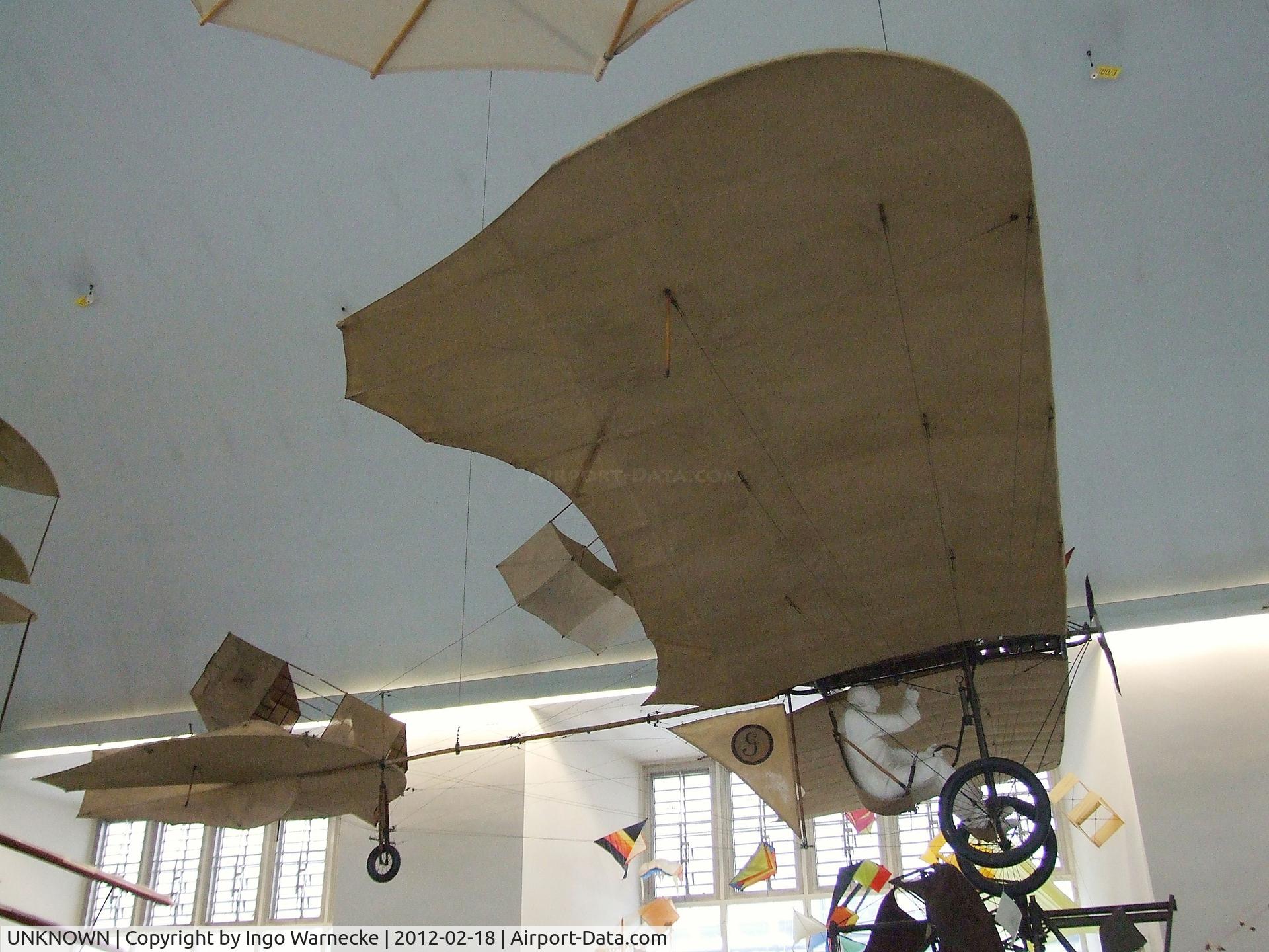 UNKNOWN, 1909 Hans Grade Eindecker C/N 01, Hans Grade Eindecker, first plane of german design and german engine, at the Deutsches Museum, München (Munich)