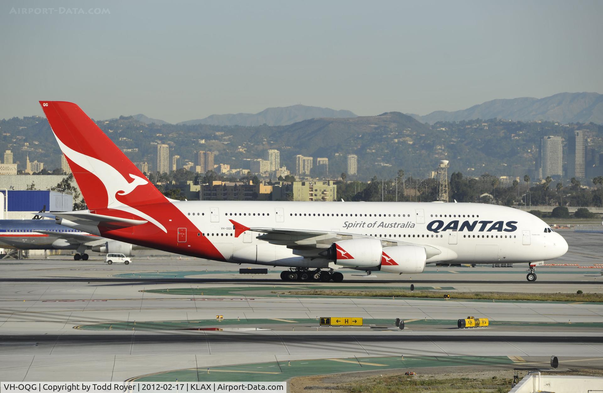 VH-OQG, 2009 Airbus A380-842 C/N 047, Taxiing to gate at LAX