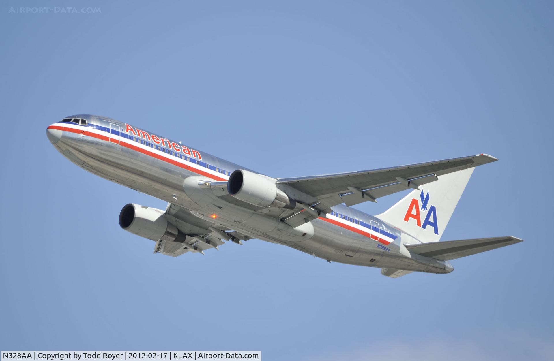 N328AA, 1986 Boeing 767-223 C/N 22328, Departing LAX on 25R