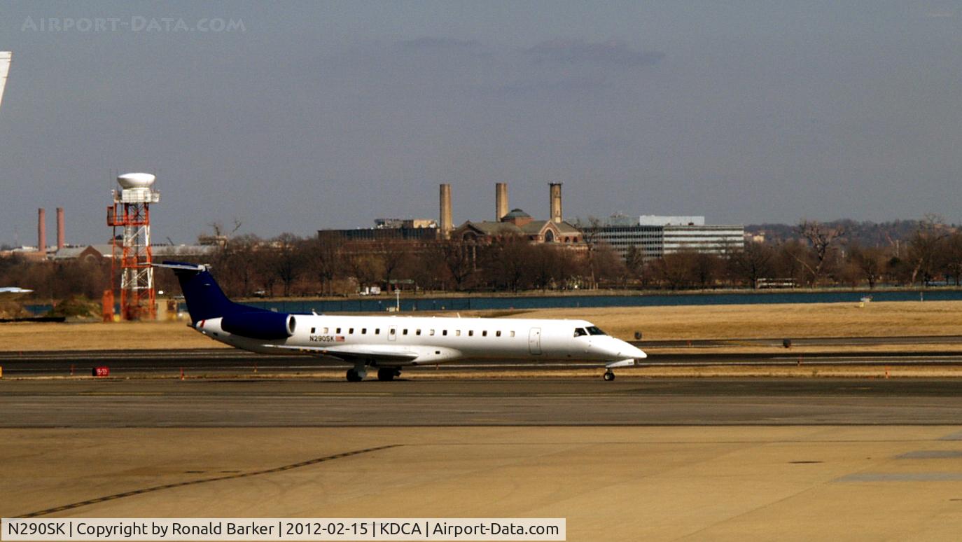 N290SK, 2001 Embraer ERJ-145LR (EMB-145LR) C/N 145474, DCA, VA