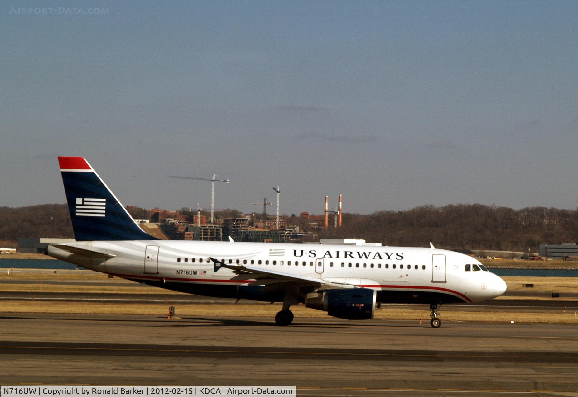 N716UW, 1999 Airbus A319-112 C/N 1055, Taxi DCA, VA