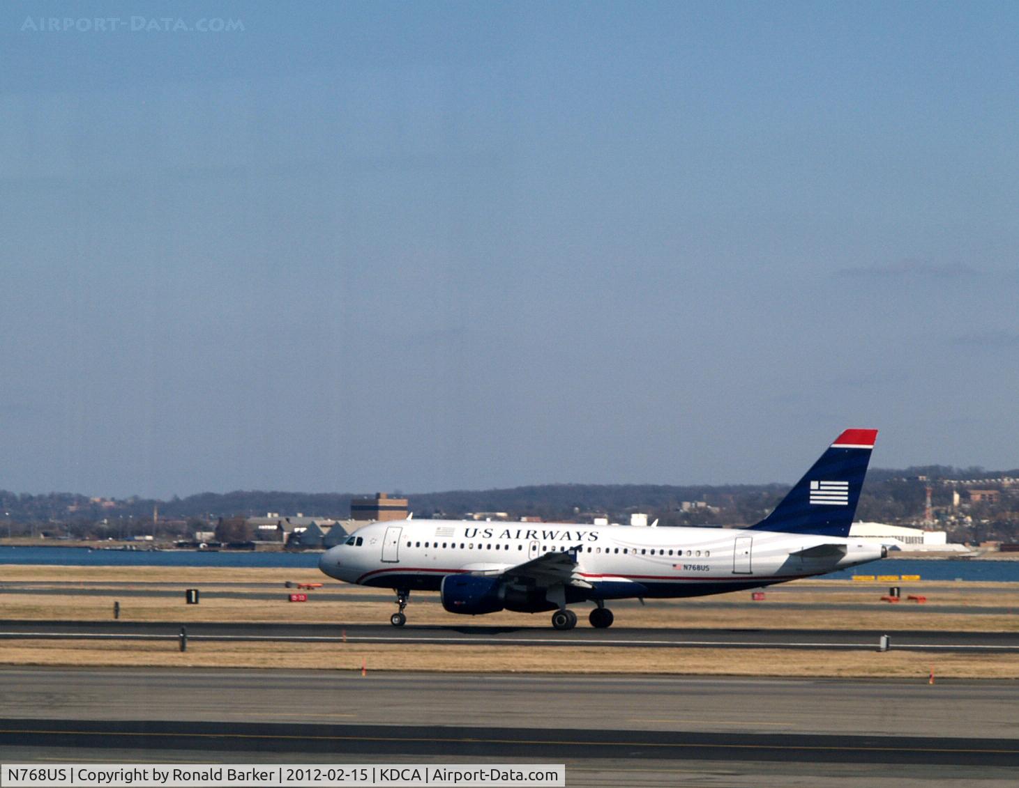 N768US, 2000 Airbus A319-112 C/N 1389, Takeoff DCA