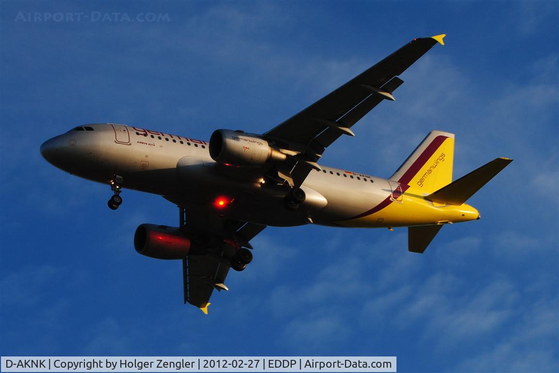 D-AKNK, 1999 Airbus A319-112 C/N 1077, What a viewy final above one spotters head....