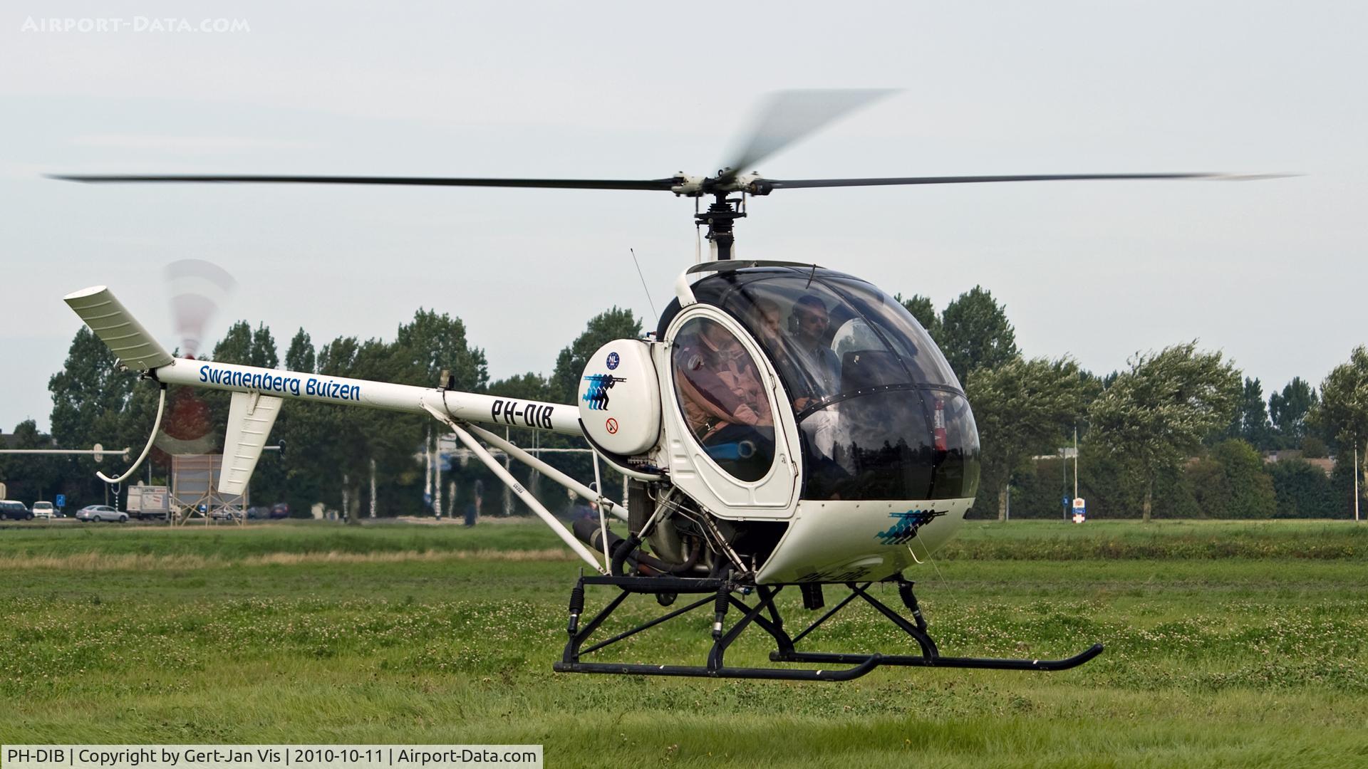 PH-DIB, 1992 Schweizer 269C C/N S1612, Landing during roundflights in Sint Pancras, Holland