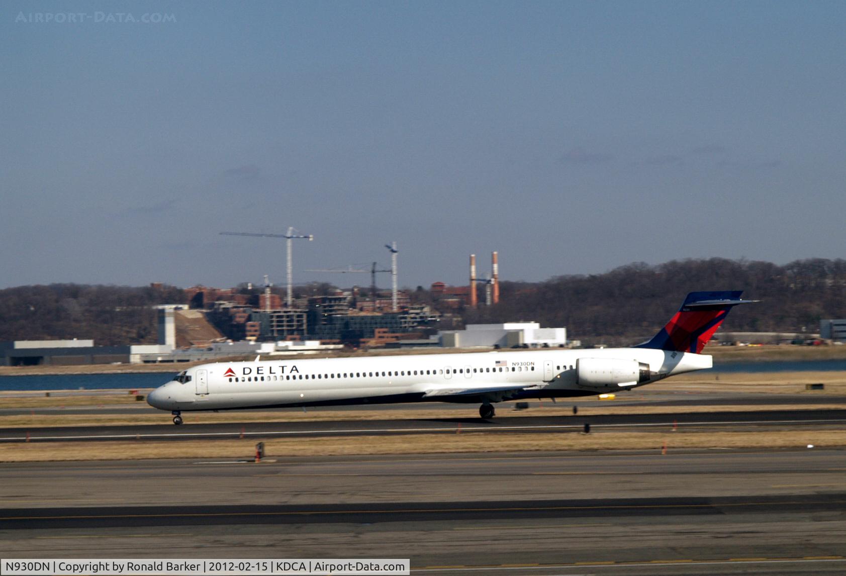 N930DN, 1996 McDonnell Douglas MD-90-30 C/N 53458, Takeoff DCA, VA