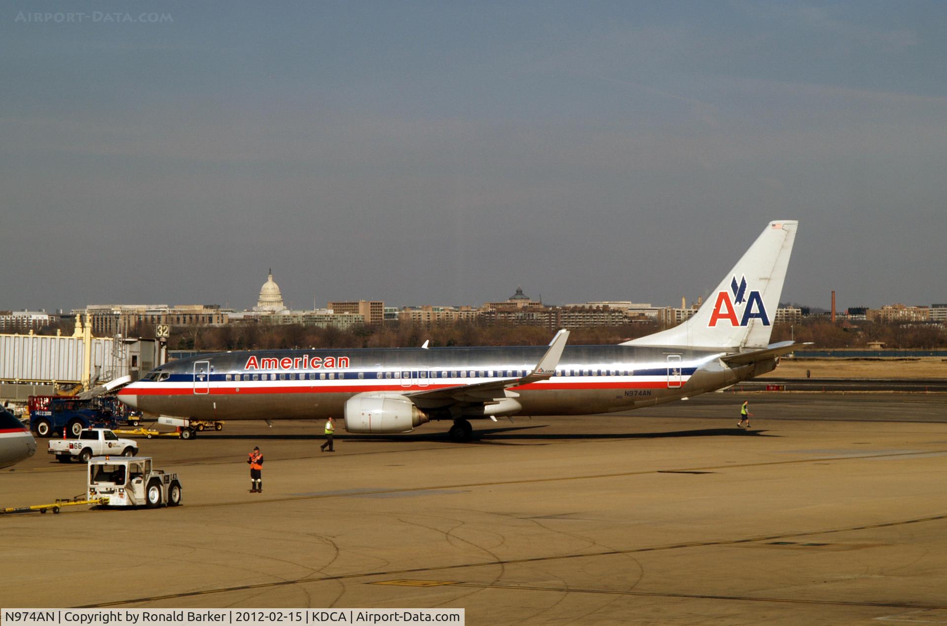 N974AN, 2001 Boeing 737-823 C/N 30098, DCA, VA