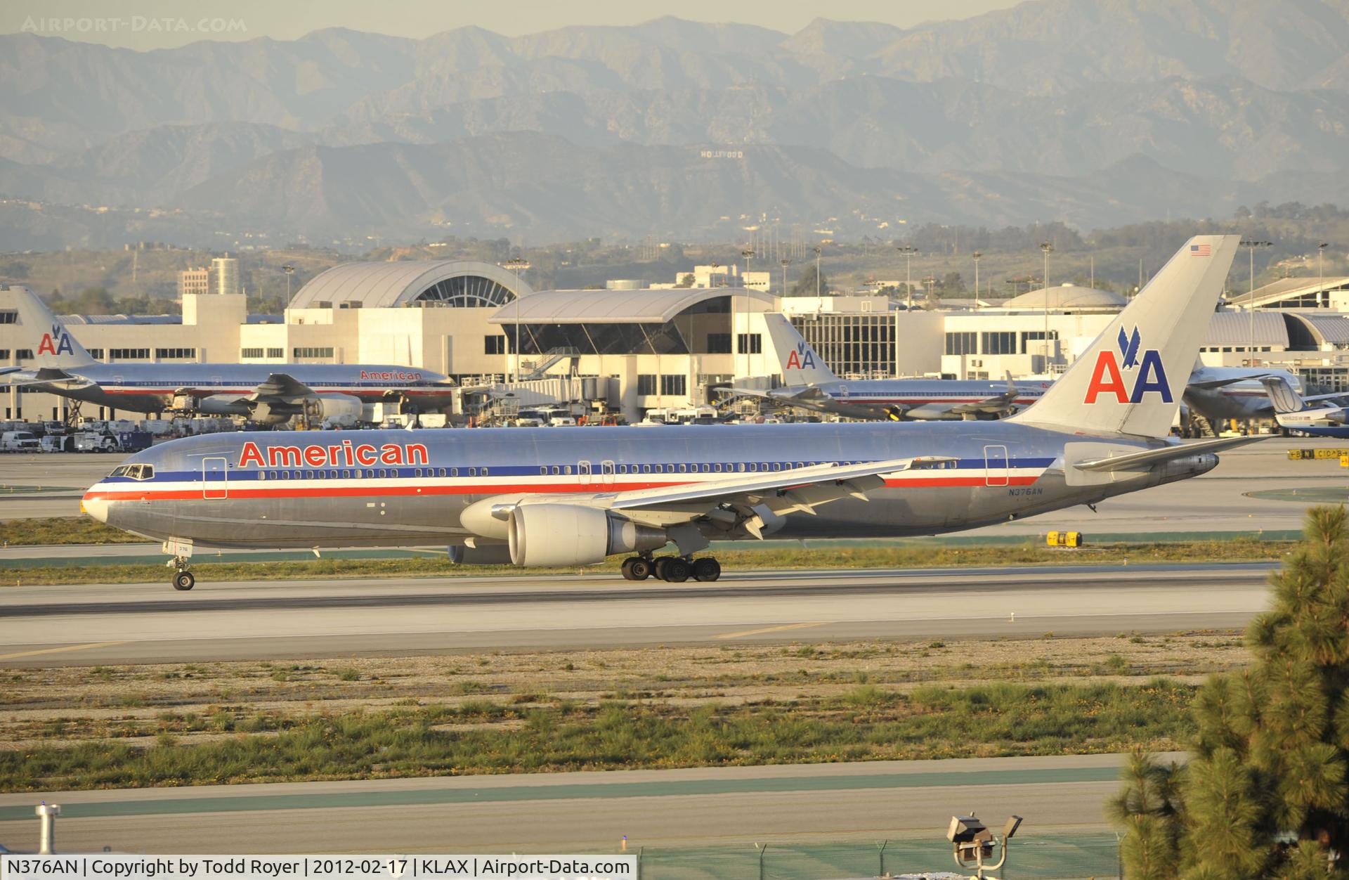 N376AN, 1992 Boeing 767-323 C/N 25445, Arrived at LAX on 25L