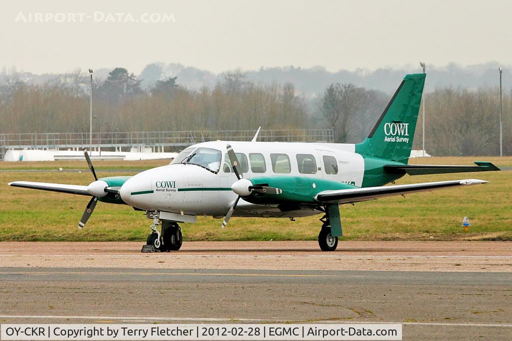 OY-CKR, Piper PA-31-350 Chieftain C/N 31-7652124, Piper PA-31-350, c/n: 31-7652124 at Southend