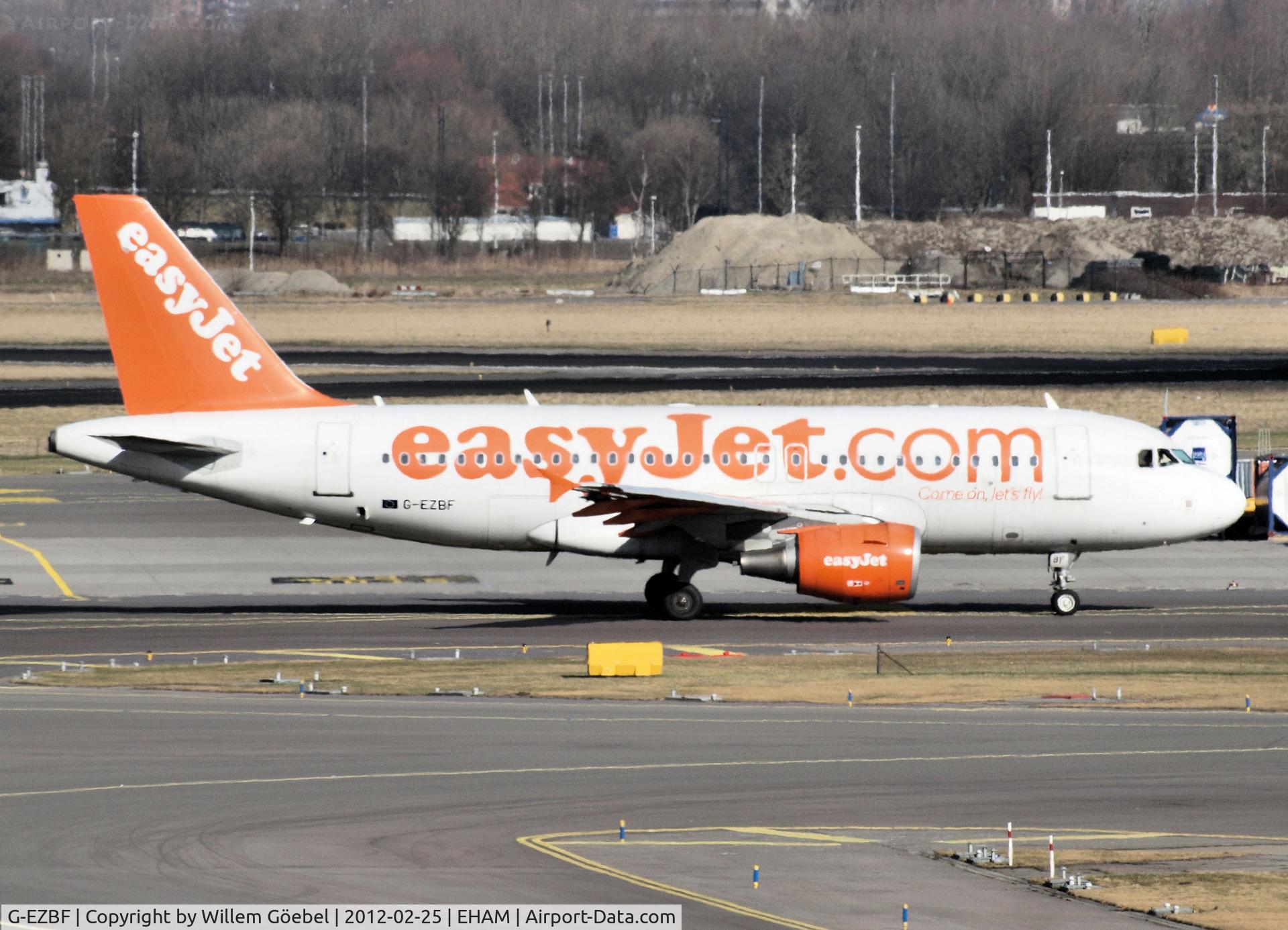 G-EZBF, 2006 Airbus A319-111 C/N 2923, Taxi to runway 24 of Schiphol Airport