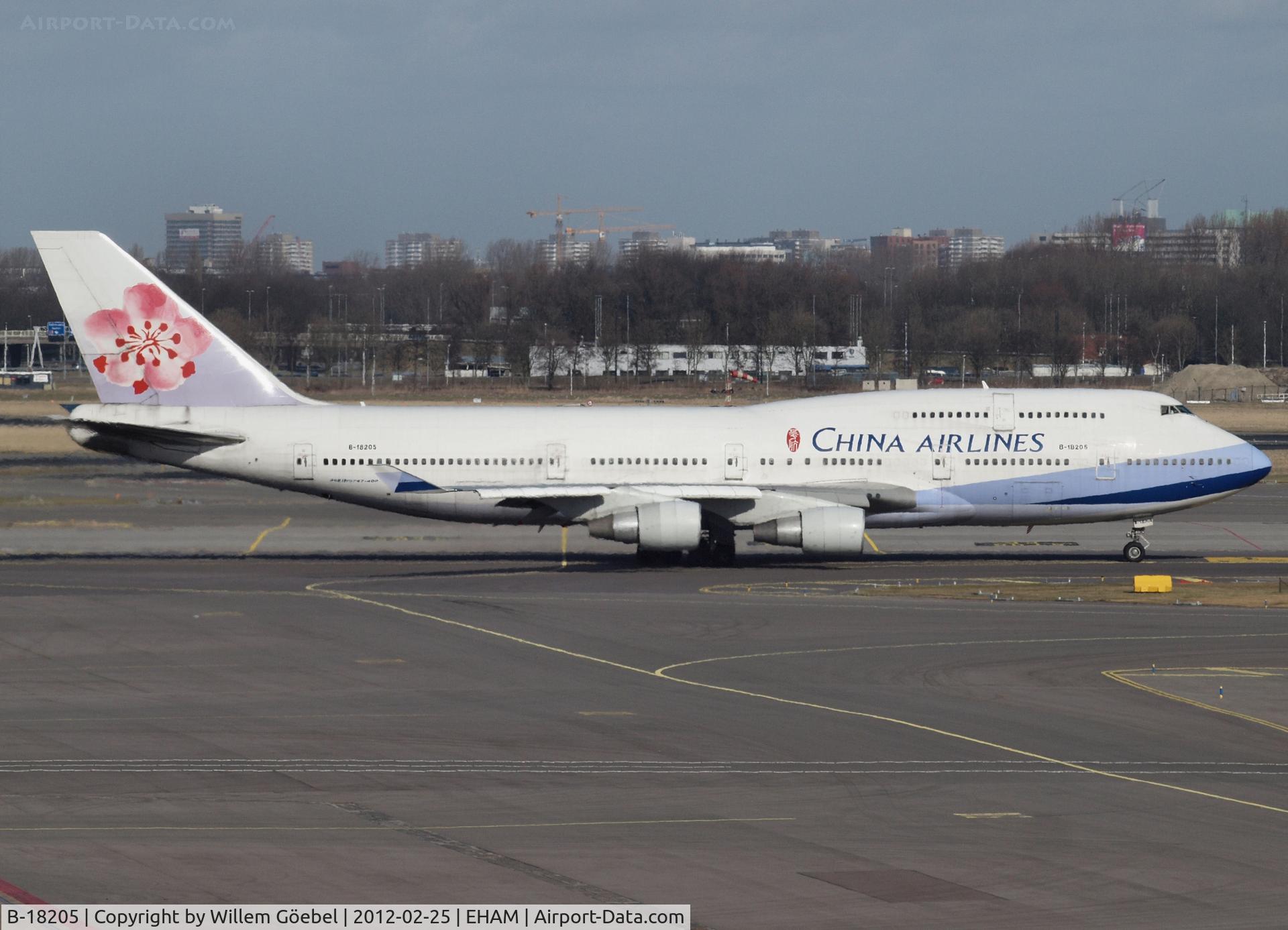 B-18205, Boeing 747-409 C/N 28712, Taxi to runway 24 of Schiphol Airport