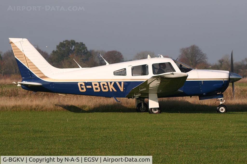 G-BGKV, 1977 Piper PA-28R-201 Cherokee Arrow III C/N 28R-7737156, Visiting