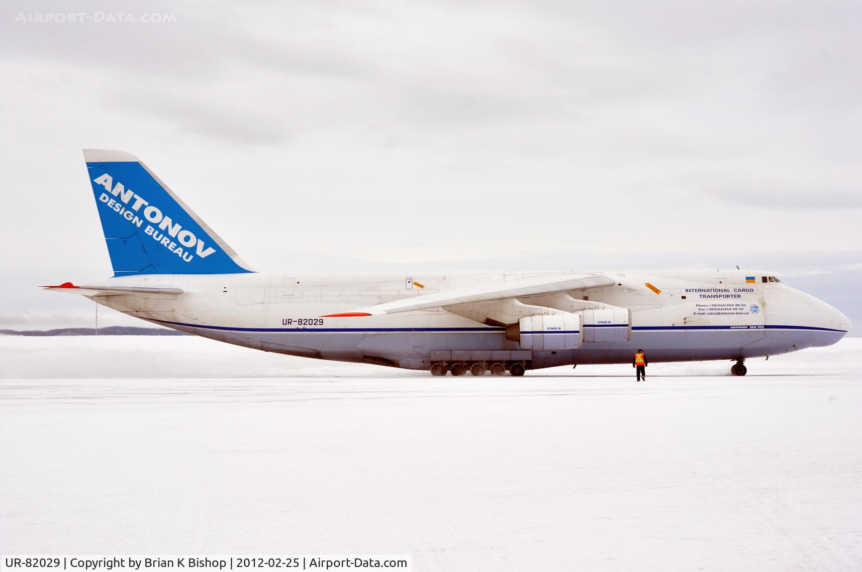 UR-82029, 1991 Antonov An-124-100 Ruslan C/N 19530502630/0210, Taxiing to parking position