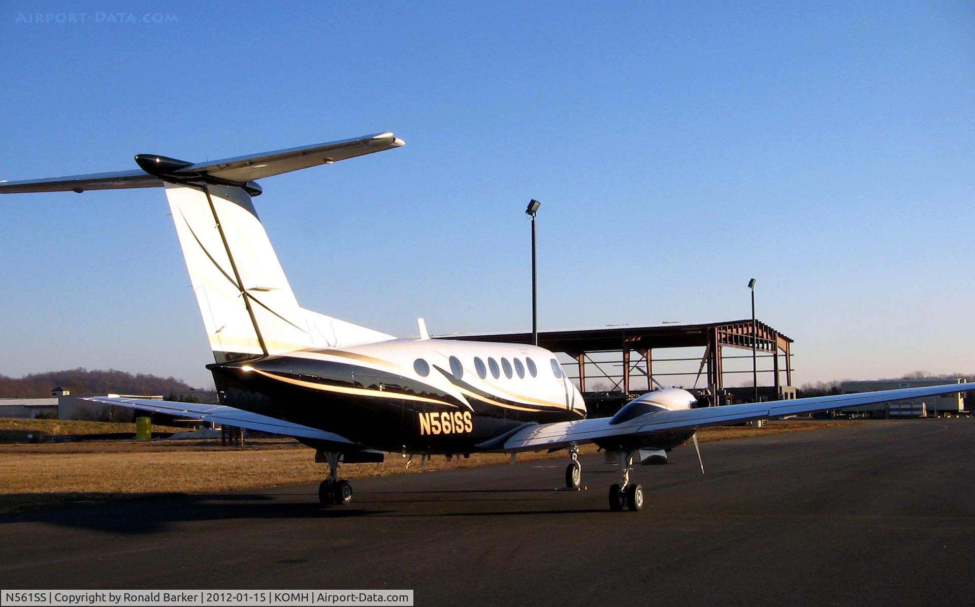 N561SS, 1979 Beech 200 King Air C/N BB-464, Orange