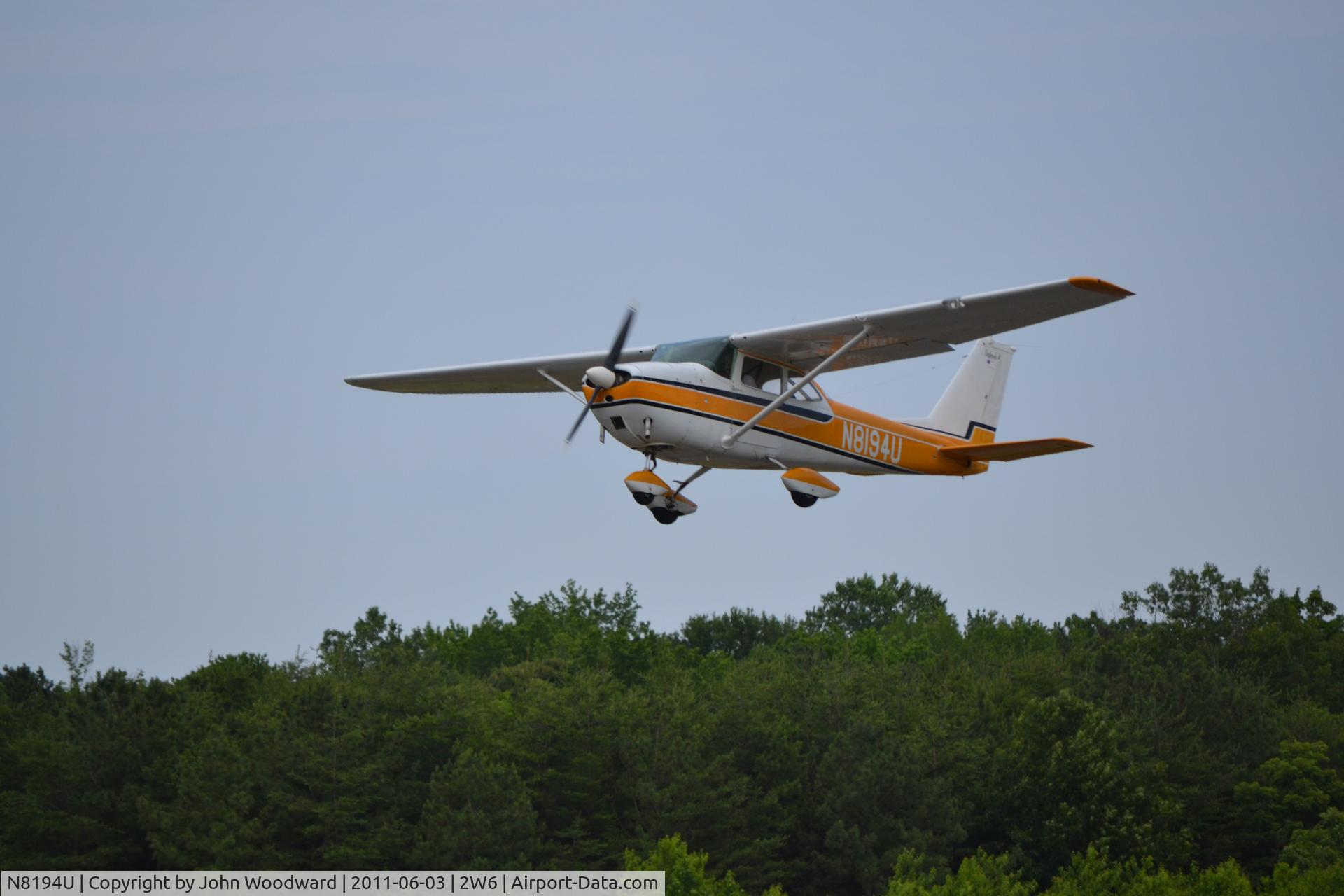 N8194U, 1964 Cessna 172F C/N 17252094, Landing 2W6 Saint Mary's