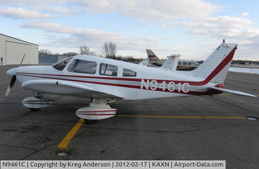 N9461C, 1978 Piper PA-28-181 Archer C/N 28-7890412, Piper PA-28-181 Archer on the line.