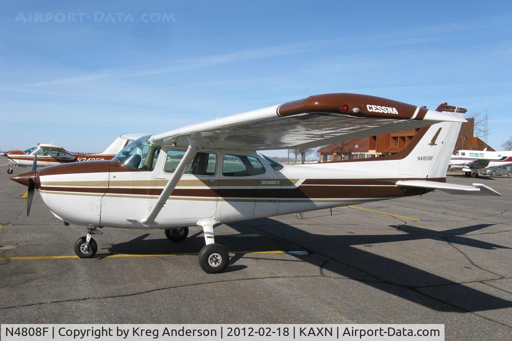 N4808F, 1979 Cessna 172N C/N 17273084, Cessna 172N Skyhawk on the line.