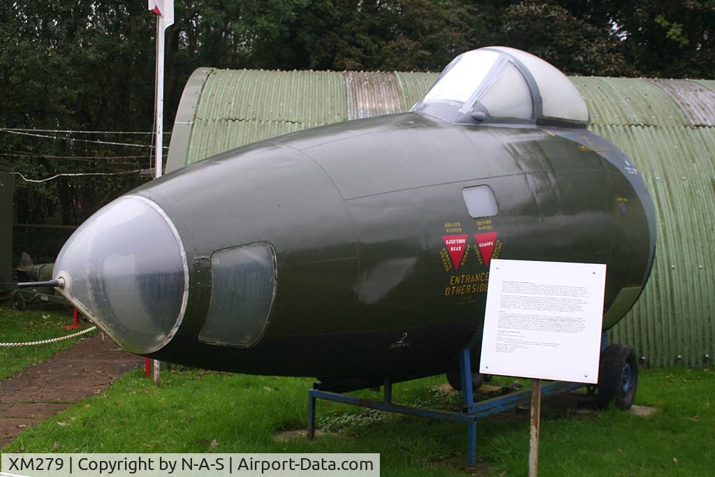 XM279, 1959 English Electric Canberra B(I).8 C/N EEP71648, Nose preserved Flixton