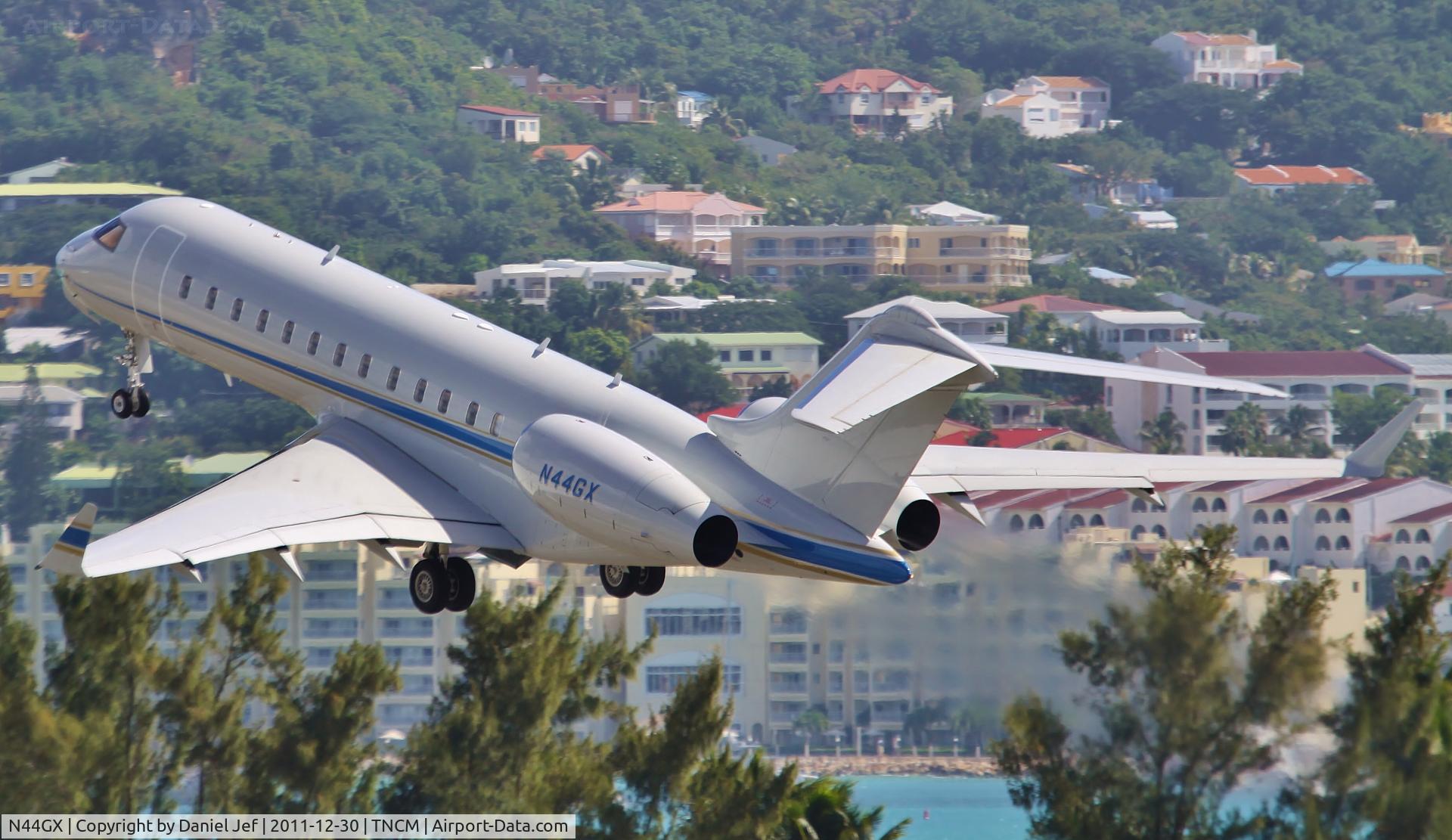 N44GX, 2004 Bombardier BD-700-1A10 Global Express C/N 9142, N44GX