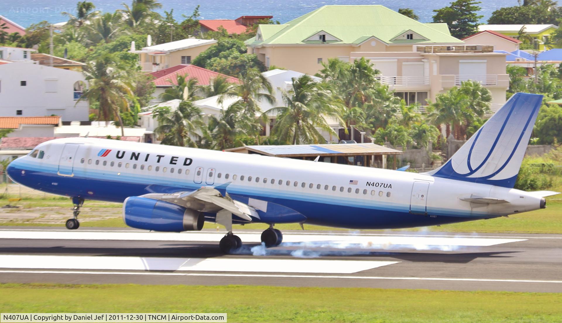 N407UA, 1994 Airbus A320-232 C/N 456, N407UA