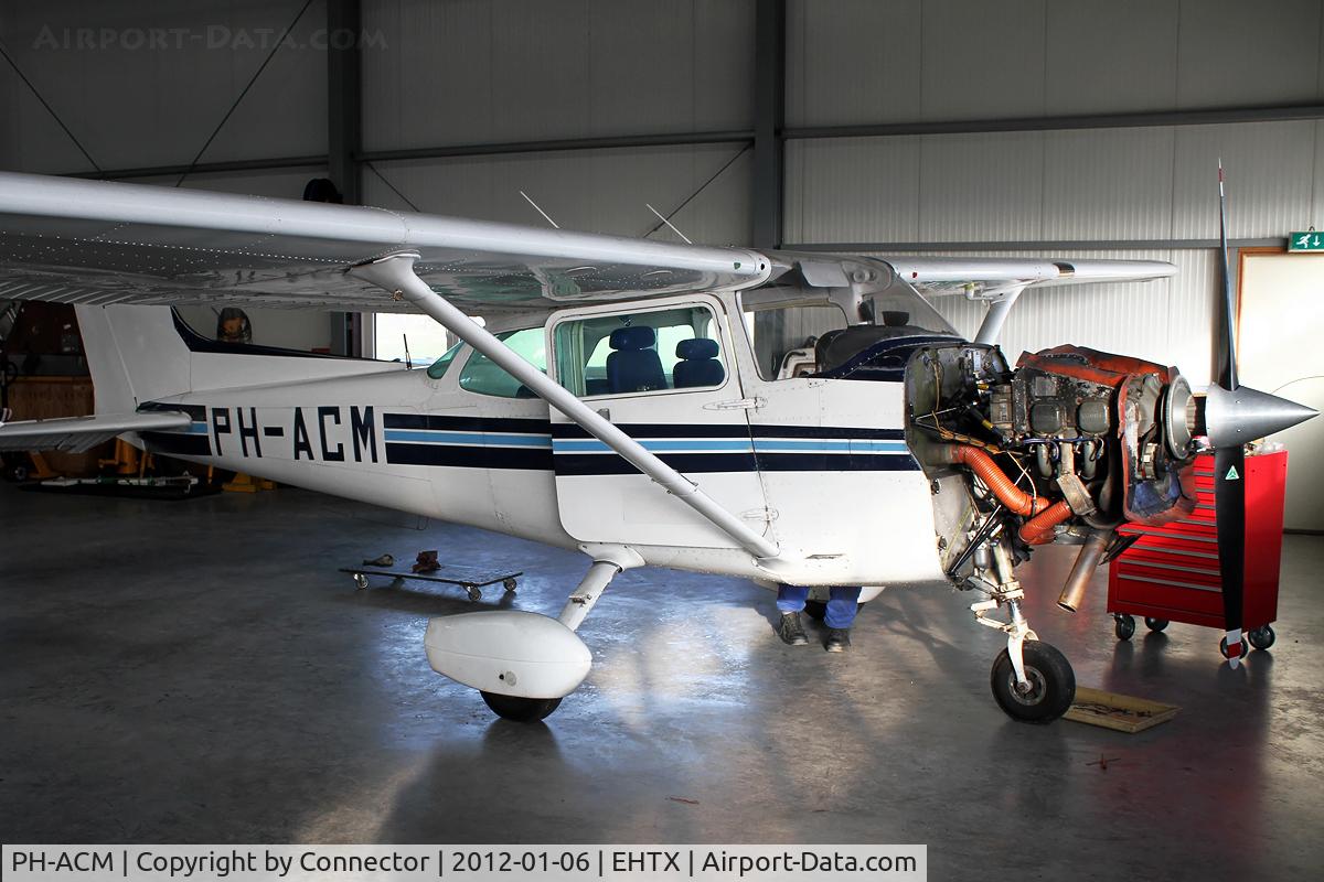 PH-ACM, Cessna 172P C/N 17275454, Getting her maintenance here. Thanks to the guys who let me walk around in the hangar. Ex-registration: N63602