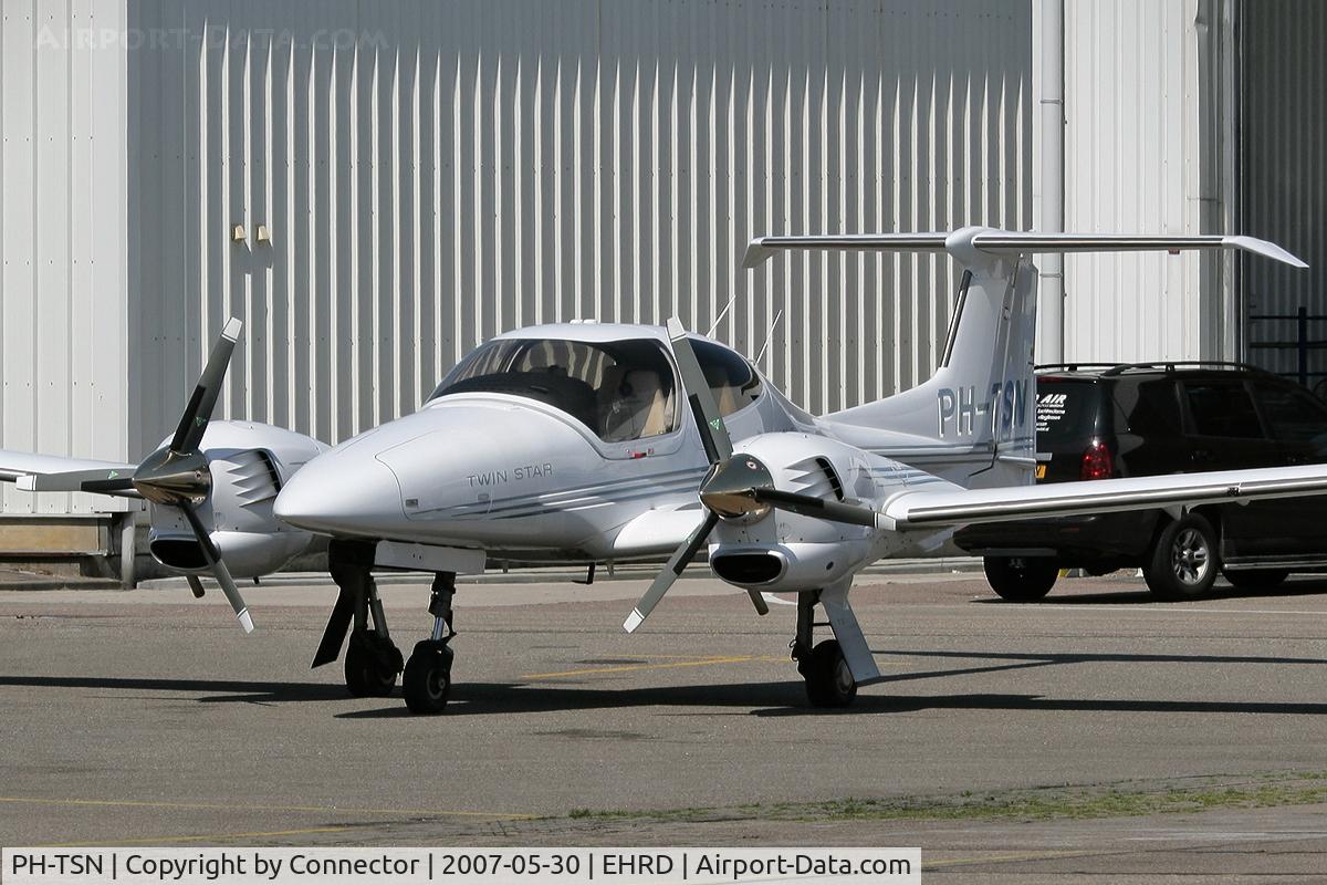 PH-TSN, 2005 Diamond DA-42 Twin Star C/N 42.017, Waiting for a afternoon flight.