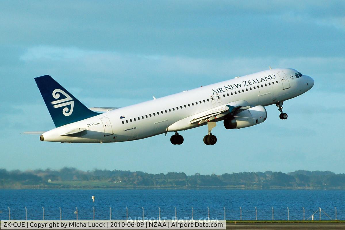 ZK-OJE, 2003 Airbus A320-232 C/N 2148, At Auckland