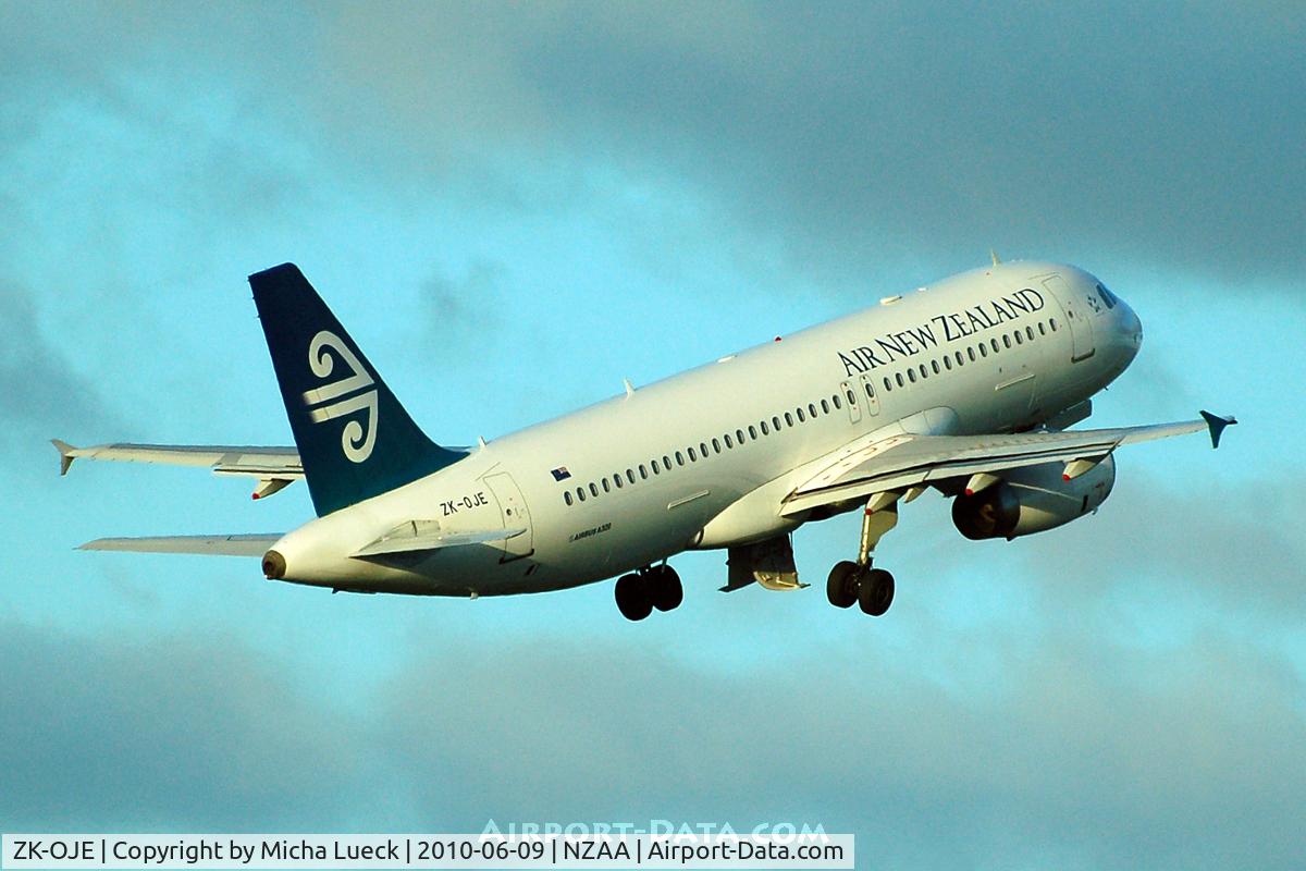 ZK-OJE, 2003 Airbus A320-232 C/N 2148, At Auckland