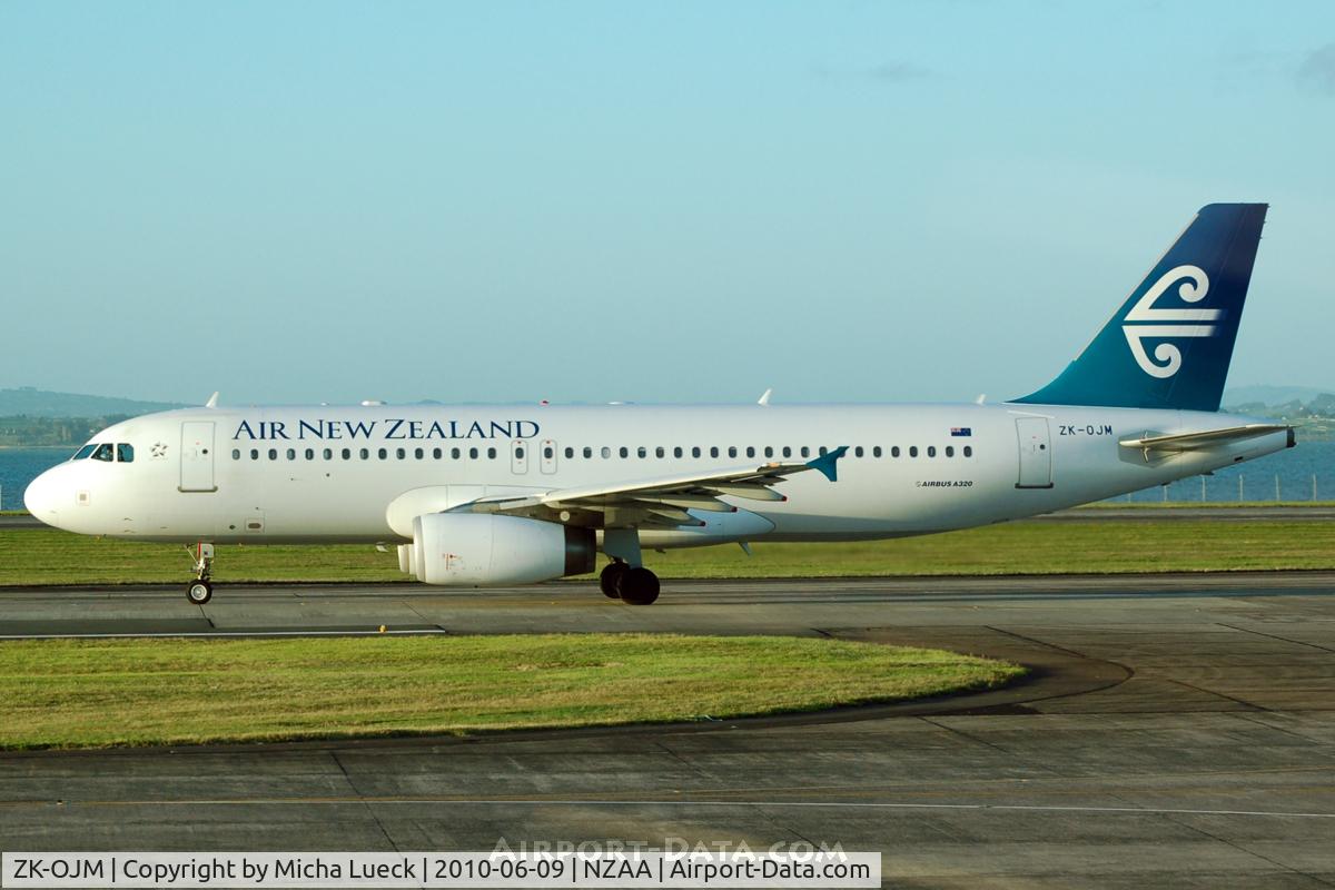 ZK-OJM, 2005 Airbus A320-232 C/N 2533, At Auckland