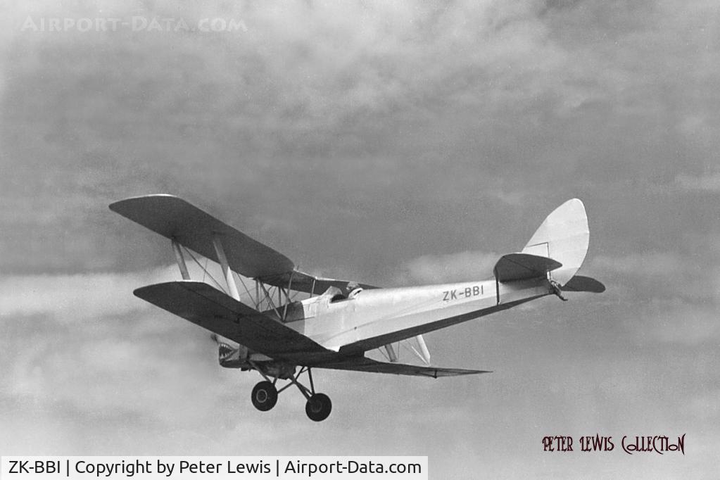 ZK-BBI, De Havilland DH-82A Tiger Moth II C/N 83209, Barr Bros Ltd., Auckland