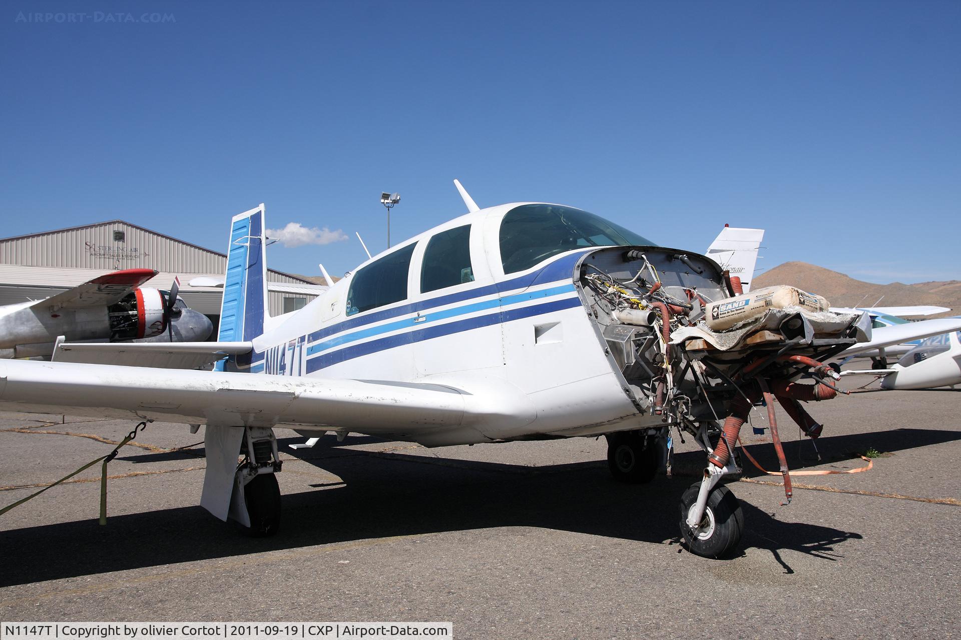 N1147T, 1981 Mooney M20K C/N 25-0599, A good way to keep the aircraft on its landing gear !