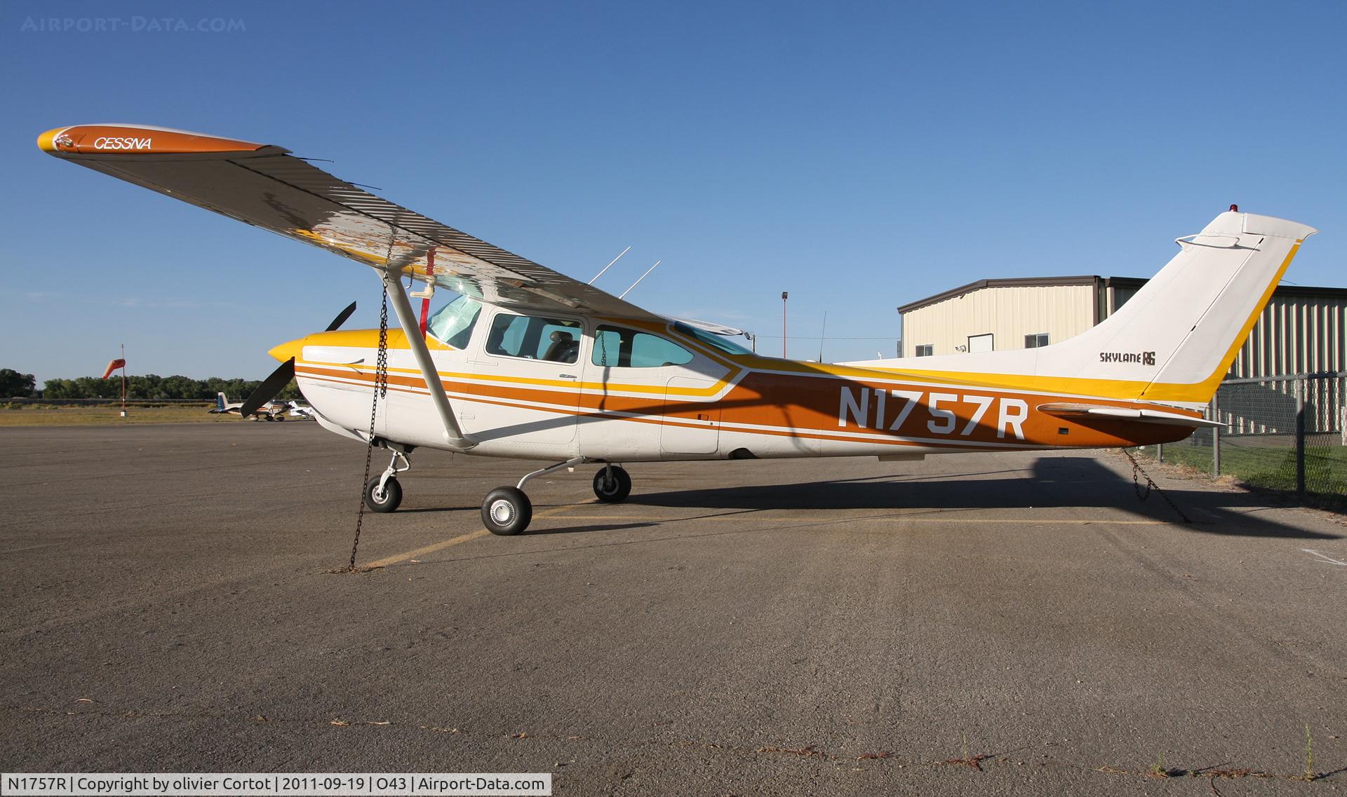 N1757R, 1978 Cessna R182 Skylane RG C/N R18200548, nice evening light on this Cessna