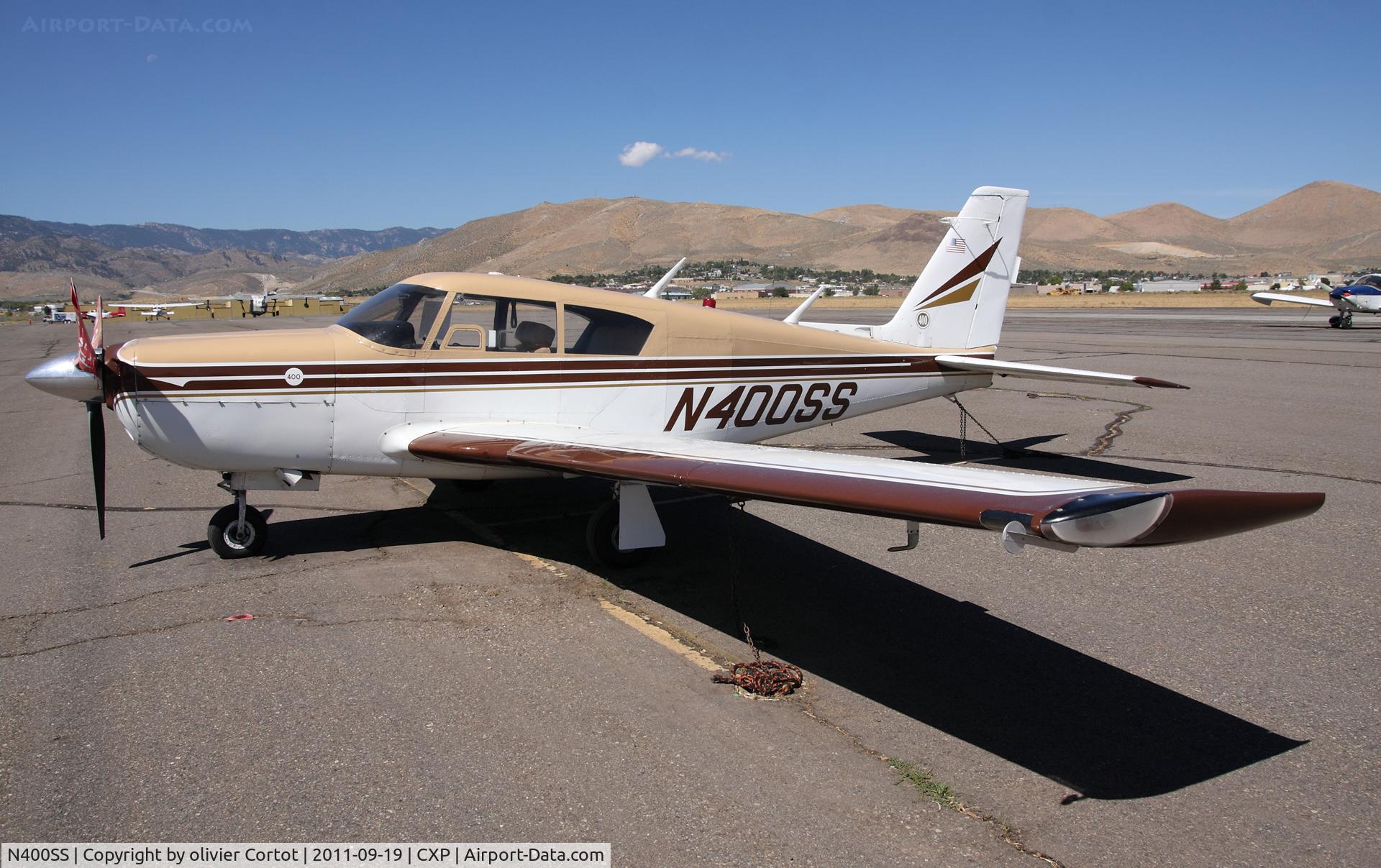 N400SS, 1964 Piper PA-24-400 Comanche 400 C/N 26-5, Carson city airport