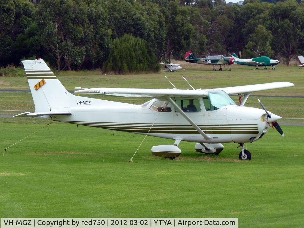VH-MGZ, 1976 Cessna 172M C/N 17266694, Skyhawk VH-MGZ at Tyabb