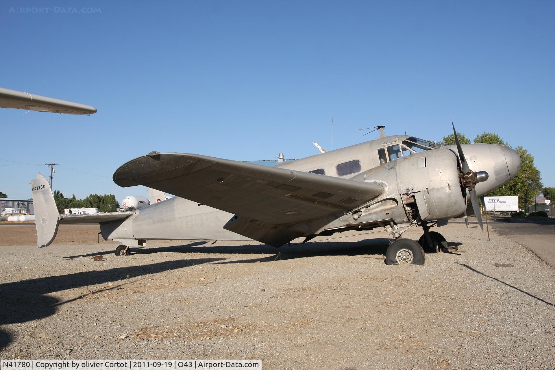 N41780, 1944 Beech UC-45J Expeditor C/N 51161, Yerigton gate guardian