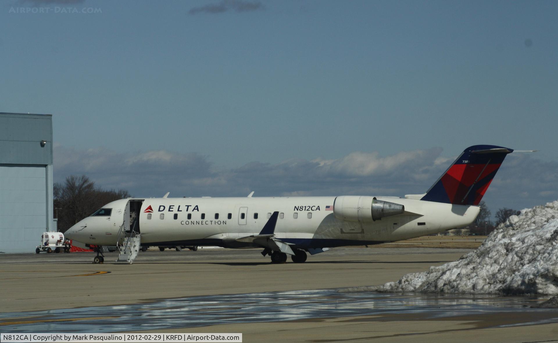 N812CA, 2000 Bombardier CRJ-100ER (CL-600-2B19) C/N 7381, CL-600-2B19
