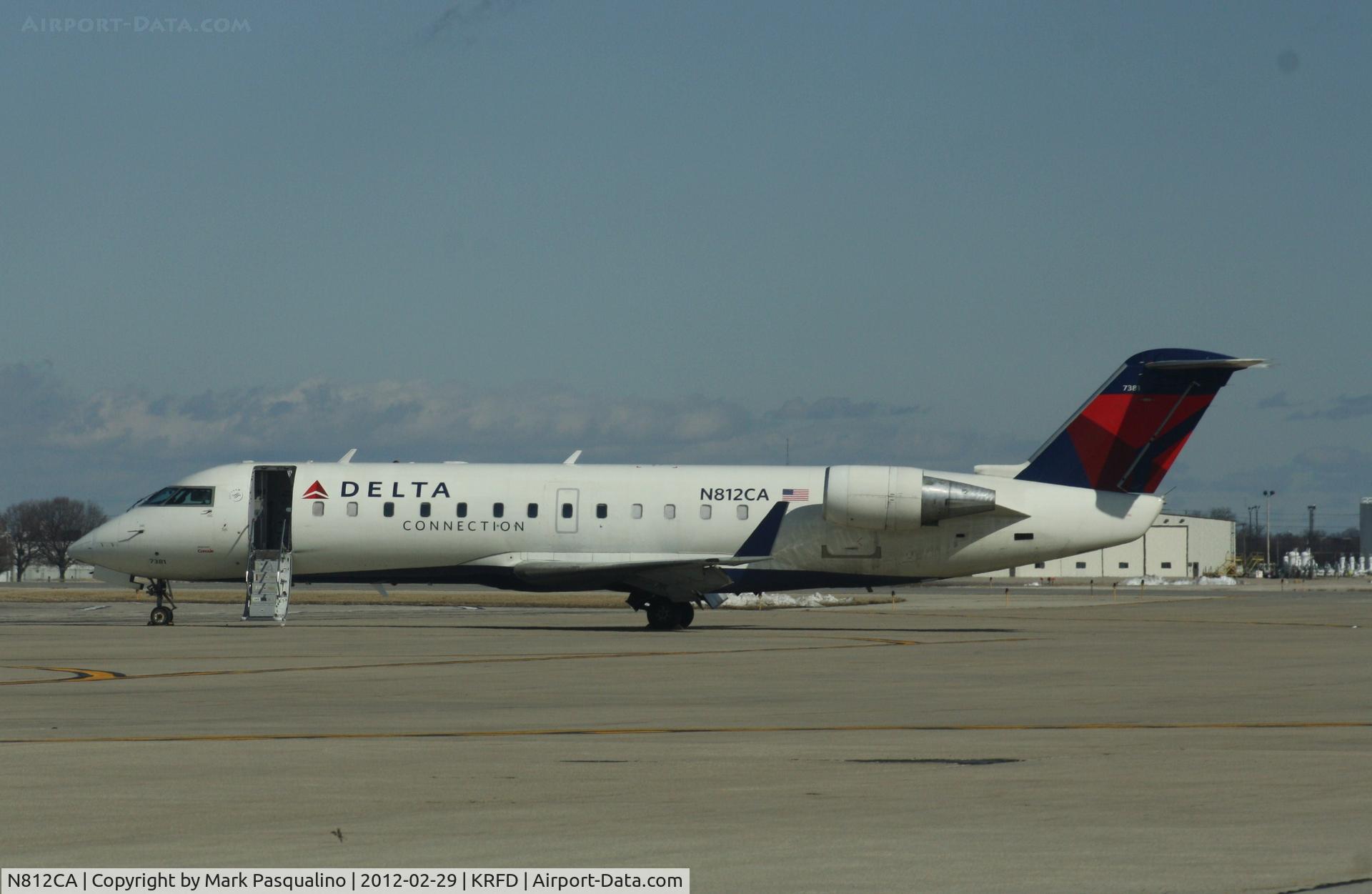 N812CA, 2000 Bombardier CRJ-100ER (CL-600-2B19) C/N 7381, CL-600-2B19