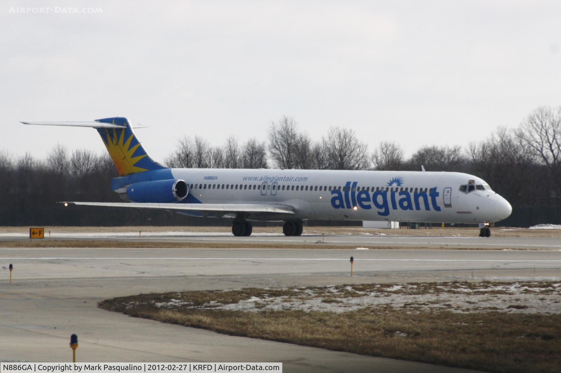 N886GA, 1990 McDonnell Douglas MD-82 (DC-9-82) C/N 49931, MD-82