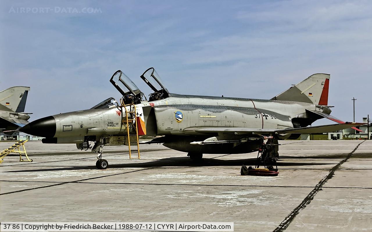 37 86, 1972 McDonnell Douglas F-4F Phantom II C/N 4563, flightline at CFB Goose Bay
