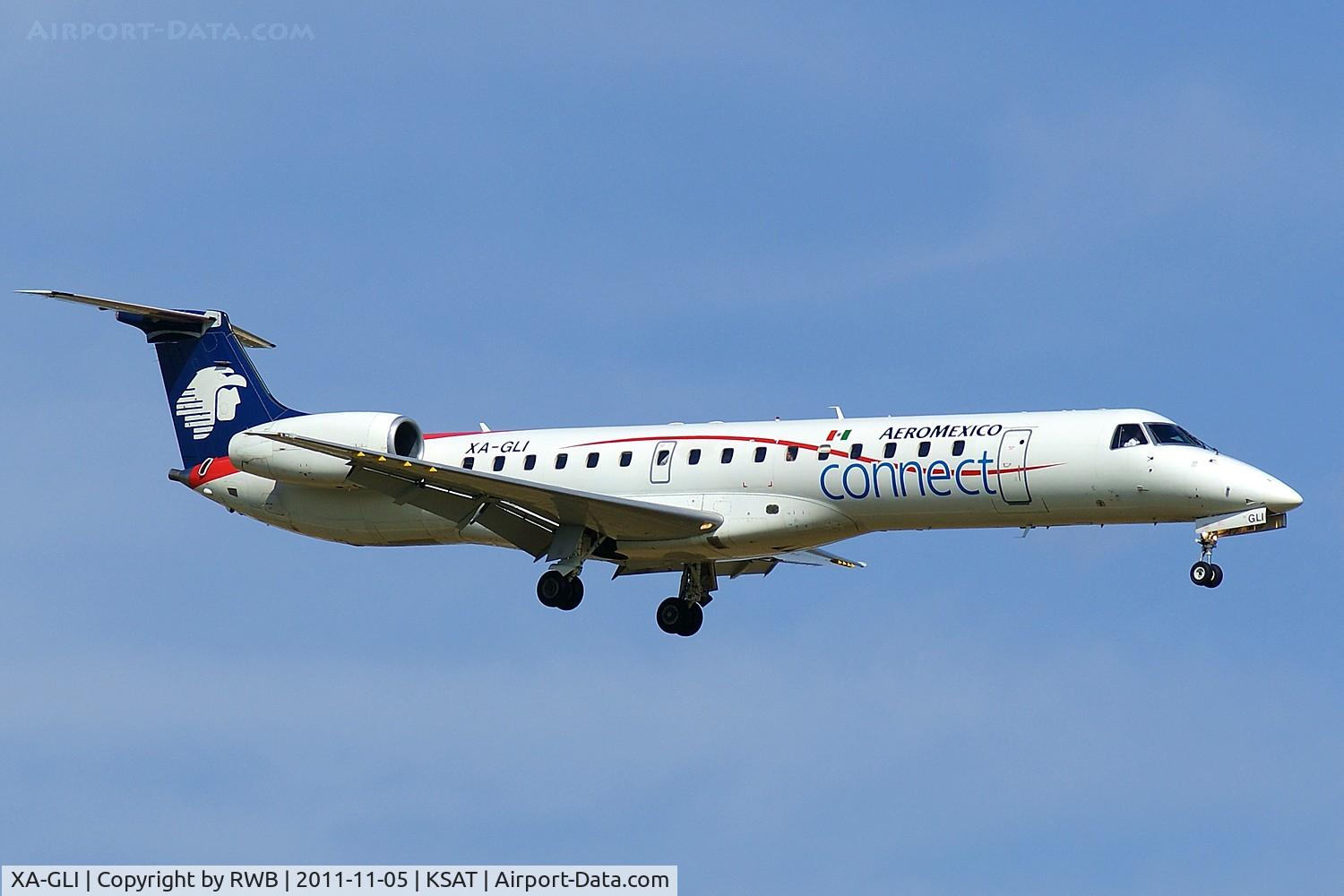 XA-GLI, 1999 Embraer EMB-145MP (ERJ-145MP) C/N 145203, On approach 12R