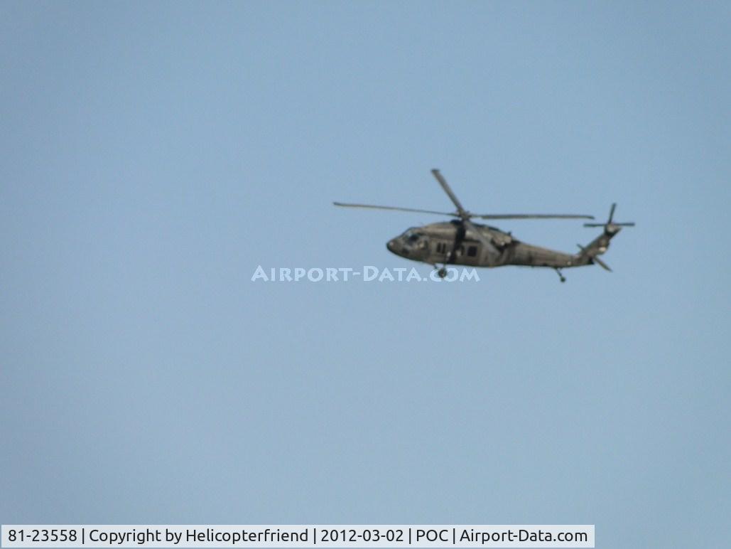 81-23558, 1981 Sikorsky UH-60A Black Hawk C/N 70.279, Turning from base leg to final approach for 26L