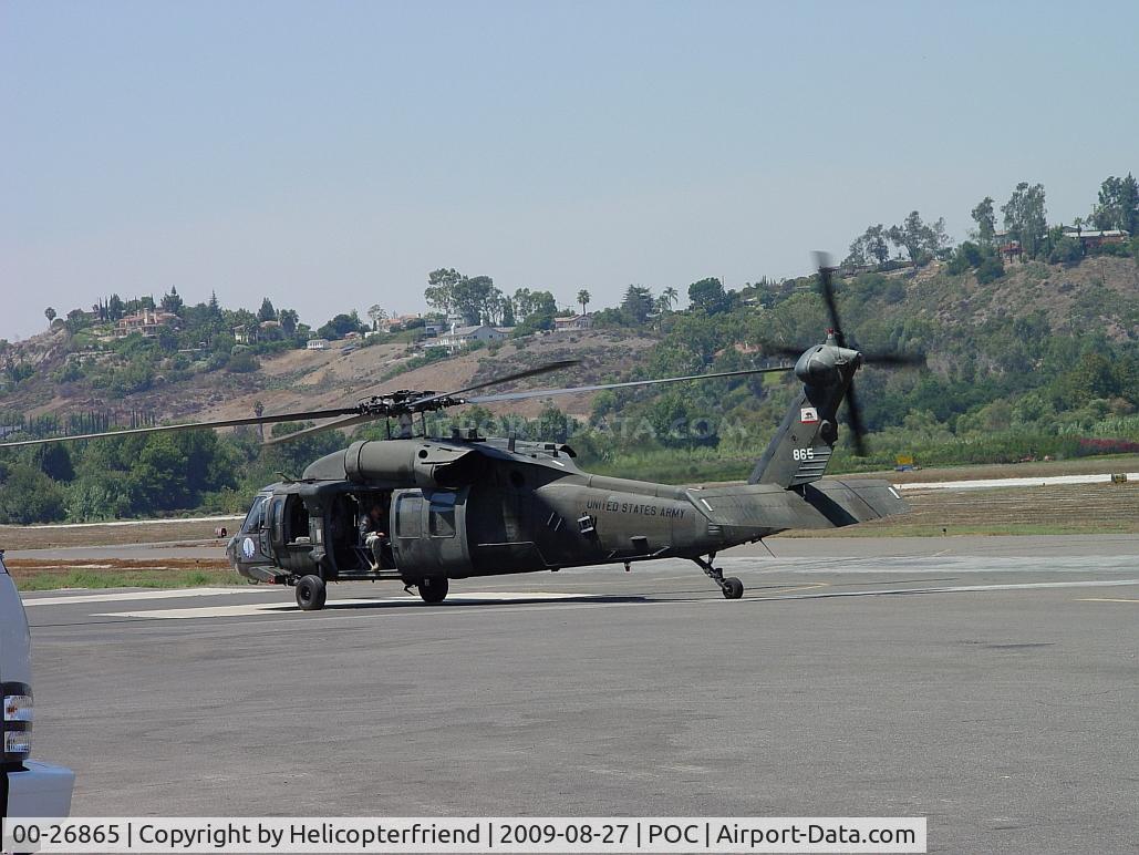 00-26865, 2000 Sikorsky UH-60L Black Hawk C/N Not found 00-26865, Taxiing into west helipad