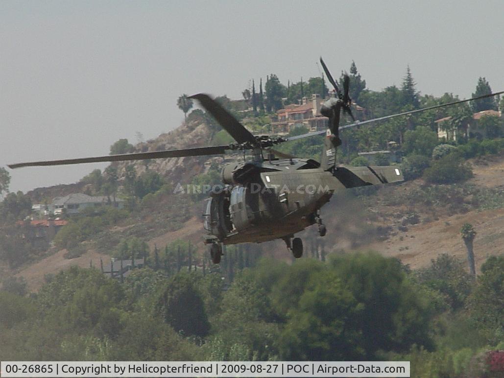 00-26865, 2000 Sikorsky UH-60L Black Hawk C/N Not found 00-26865, Lift off westbound from taxiway Sierra