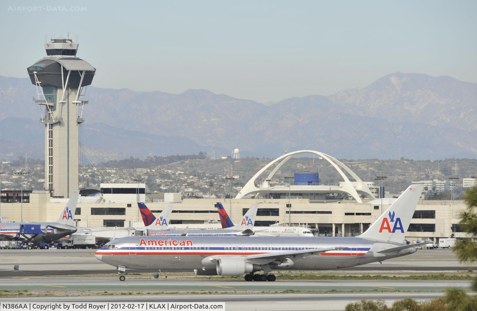 N386AA, 1994 Boeing 767-323/ER C/N 27060, Arrived at LAX on 25L