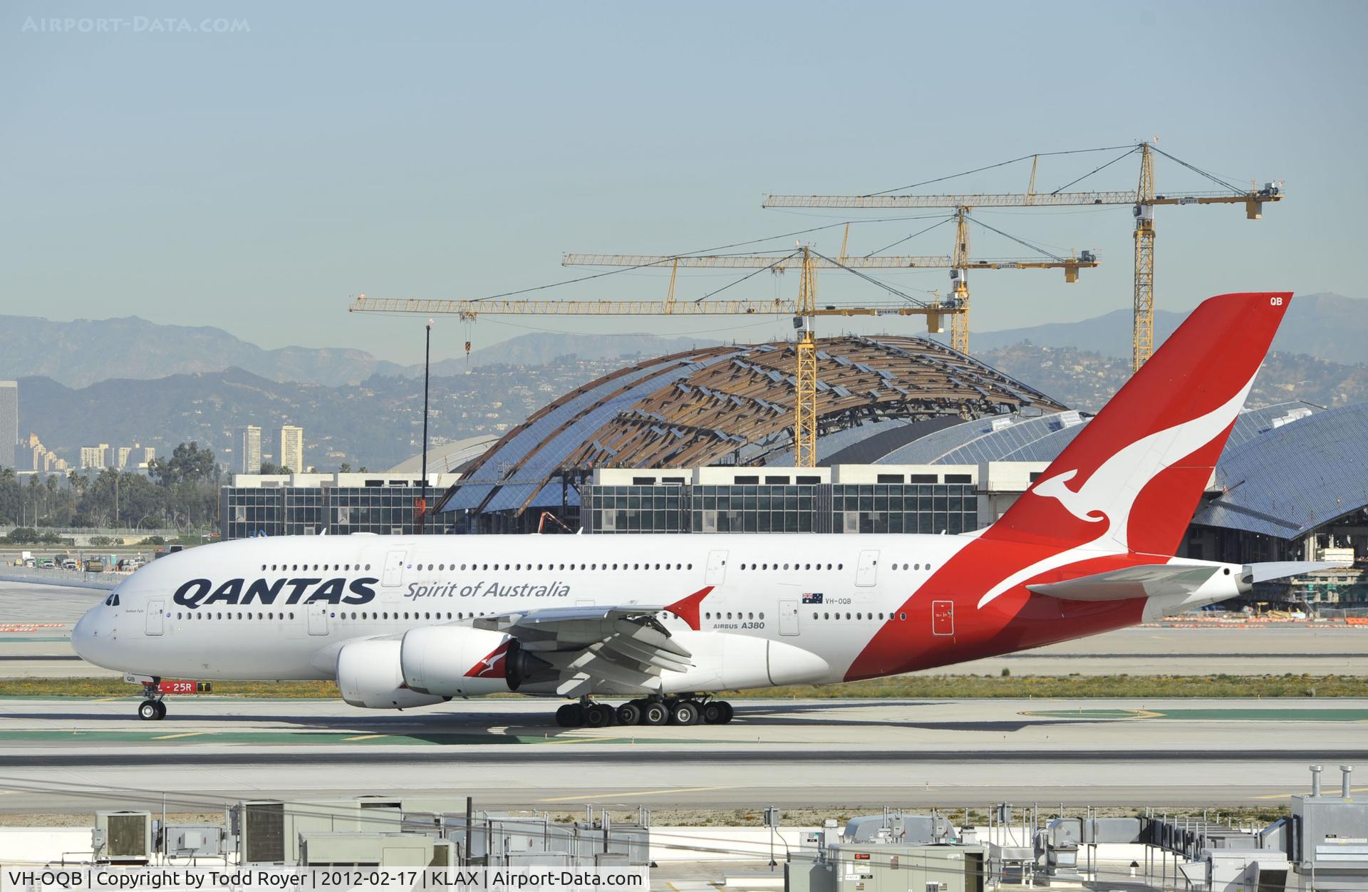 VH-OQB, 2008 Airbus A380-842 C/N 015, Arrived at LAX on 25L