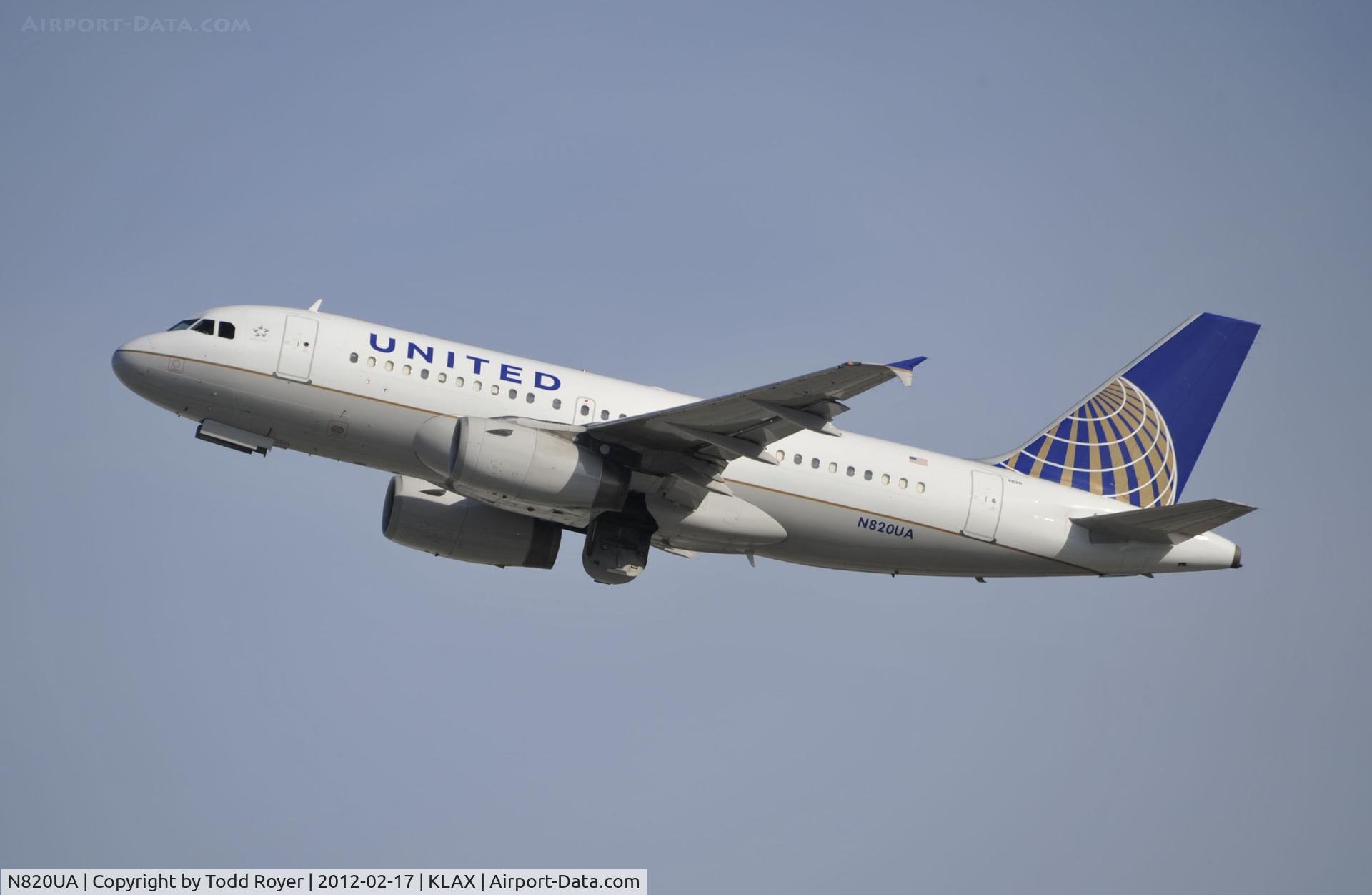 N820UA, 1998 Airbus A319-131 C/N 898, Departing LAX on 25R
