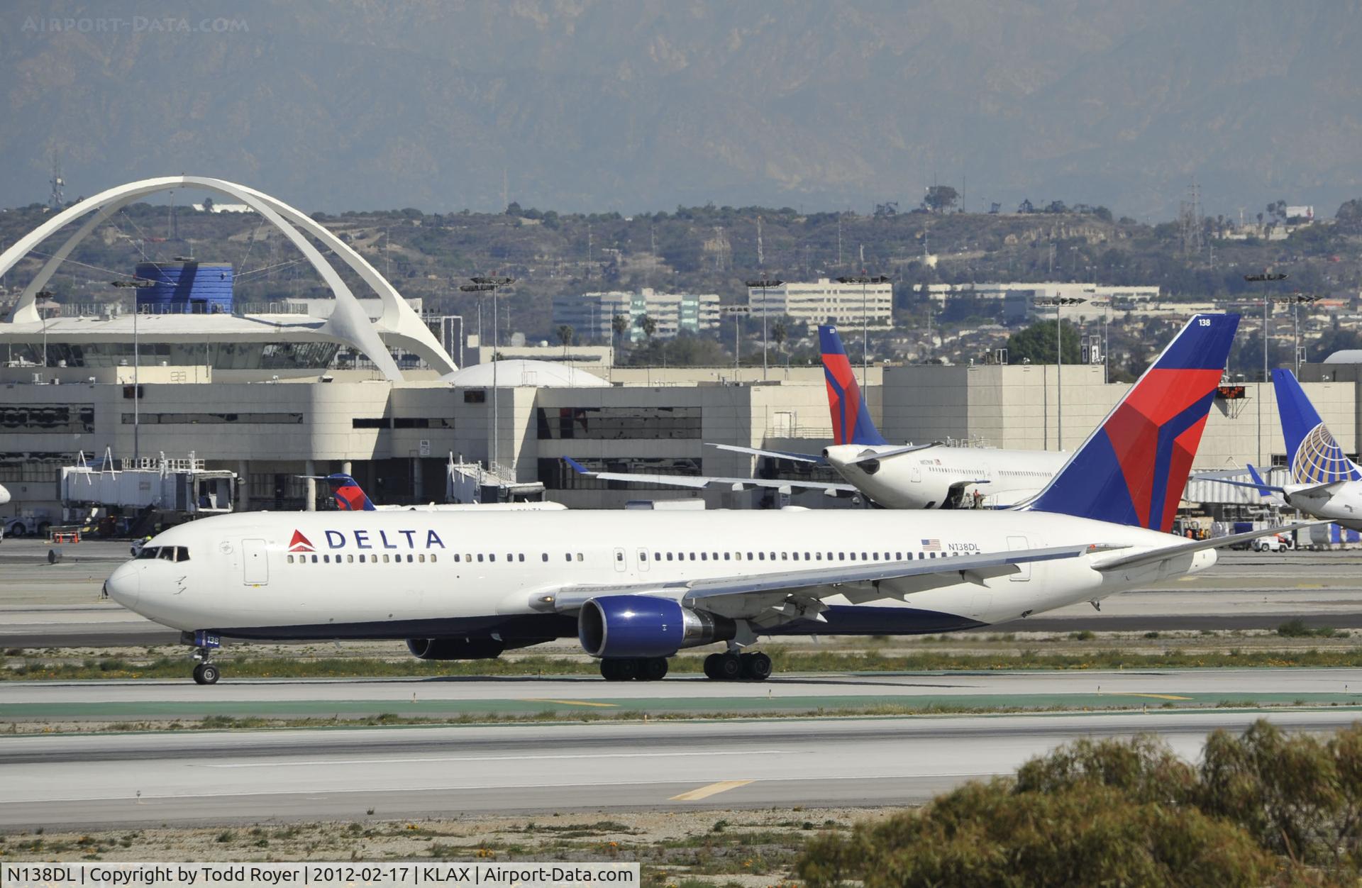 N138DL, 1991 Boeing 767-332 C/N 25409, Arrived at LAX on 25L