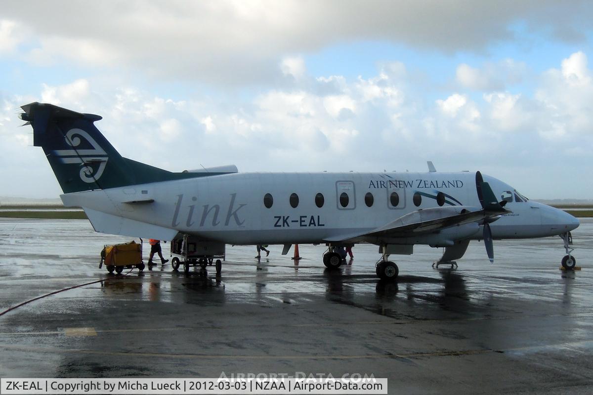 ZK-EAL, 2001 Raytheon Aircraft Company 1900D C/N UE-435, At Auckland