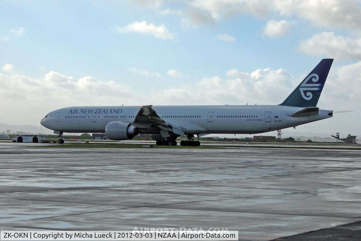 ZK-OKN, 2010 Boeing 777-306/ER C/N 38406, At Auckland
