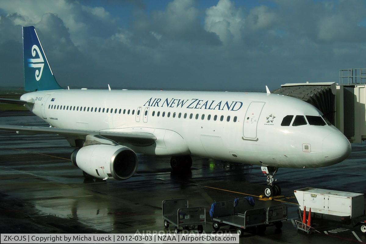 ZK-OJS, 2011 Airbus A320-232 C/N 4926, At Auckland